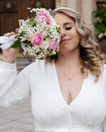 bukiet ślubny z róż eustom i gipsówki Studio Deluxe