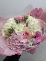 Bukiet z hortensji, gerbery, eustomy i róż - obrazek 3