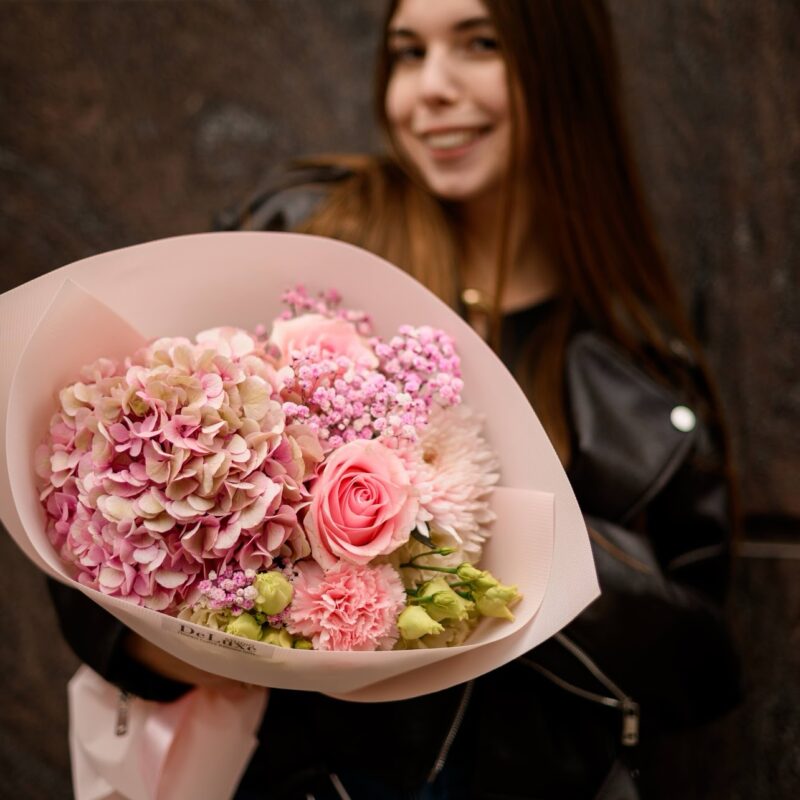 bukiet na urodziny miks kwiatów Studio Deluxe Poznań