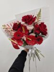 Bukiet z czerwonych róż i anturium Poznań