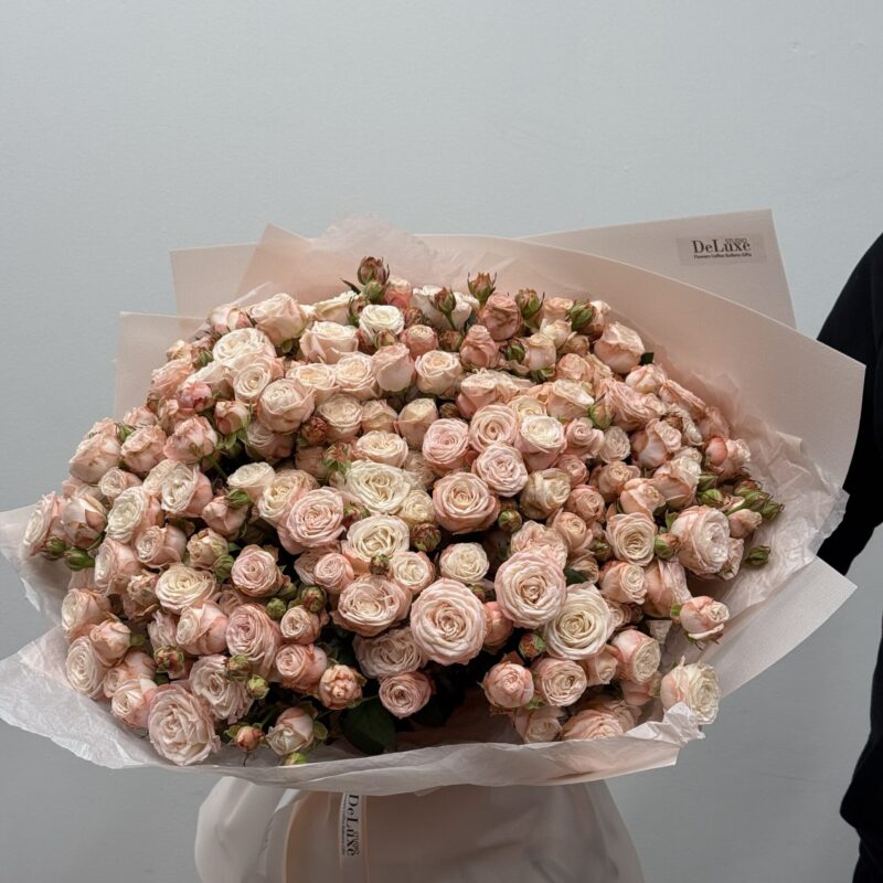 Bukiet z gałązkowymi różami Bombastik Bukiet z gałązkowymi różami Bombastik