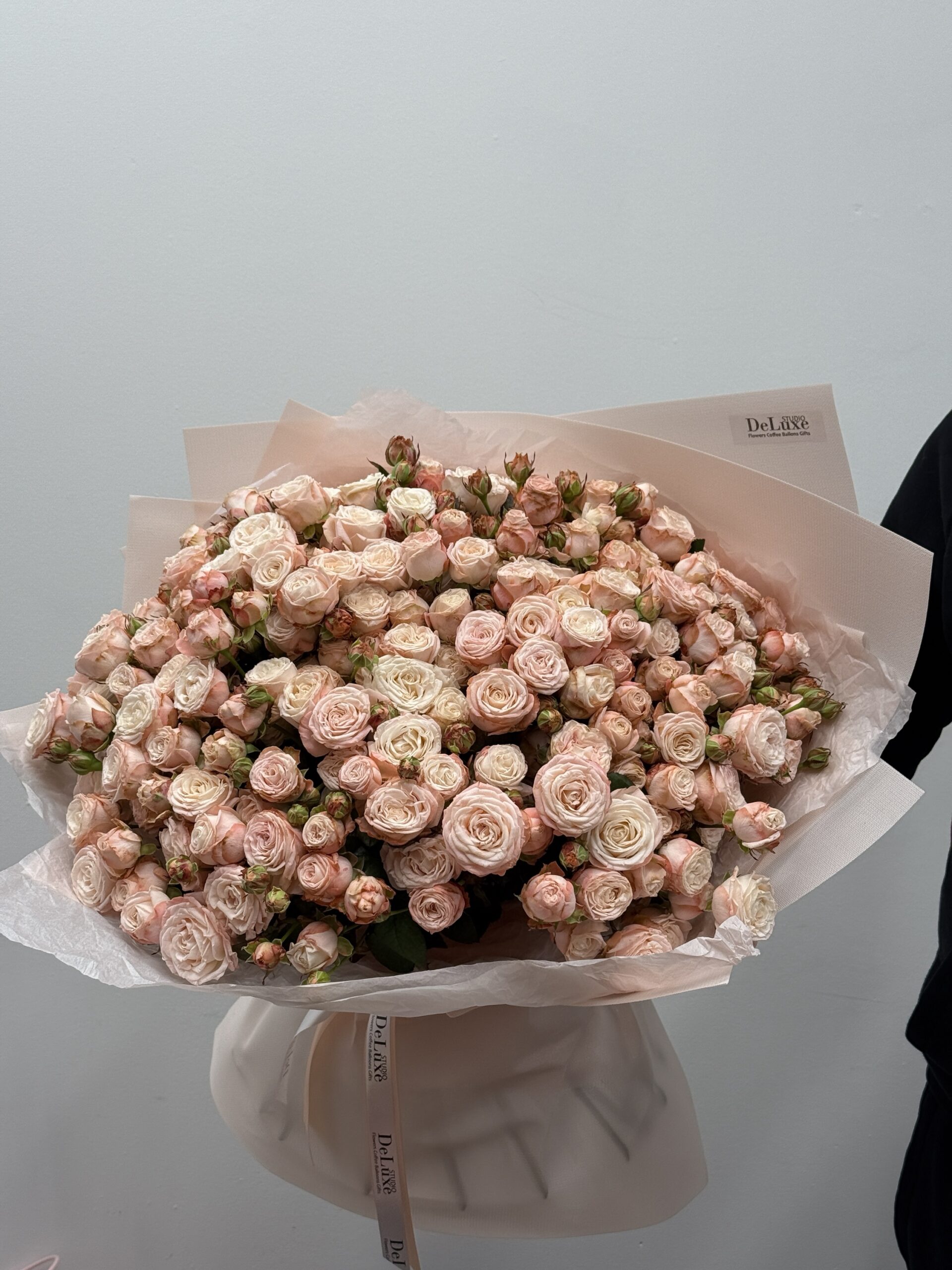 img_4216 Bukiet z gałązkowymi różami Bombastik Bukiet z gałązkowymi różami Bombastik