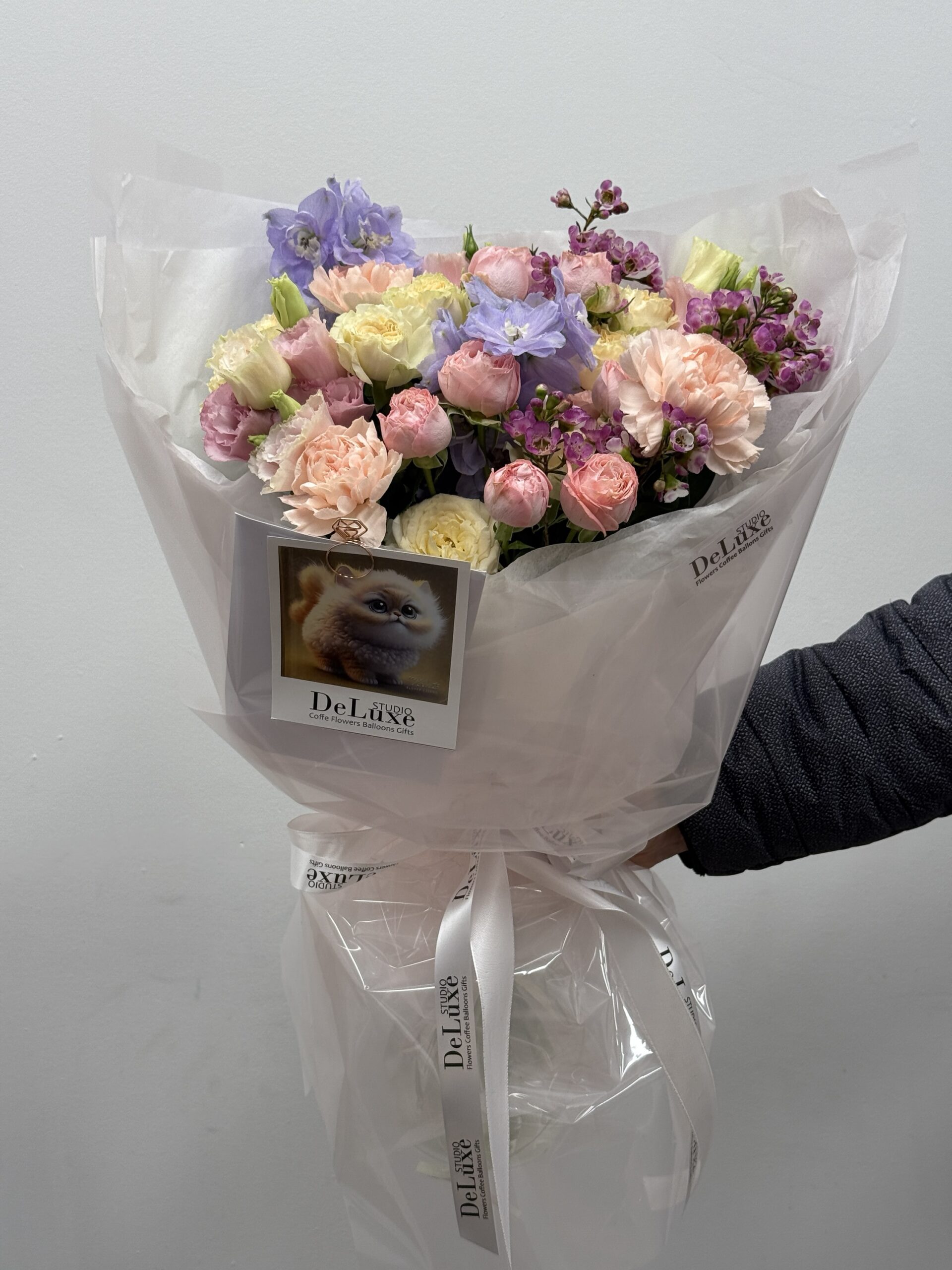 img_5272 Bukiet z eustomy, goździków i delfinium Poznań