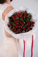 Bukiet z 51 czerwonych tulipanów