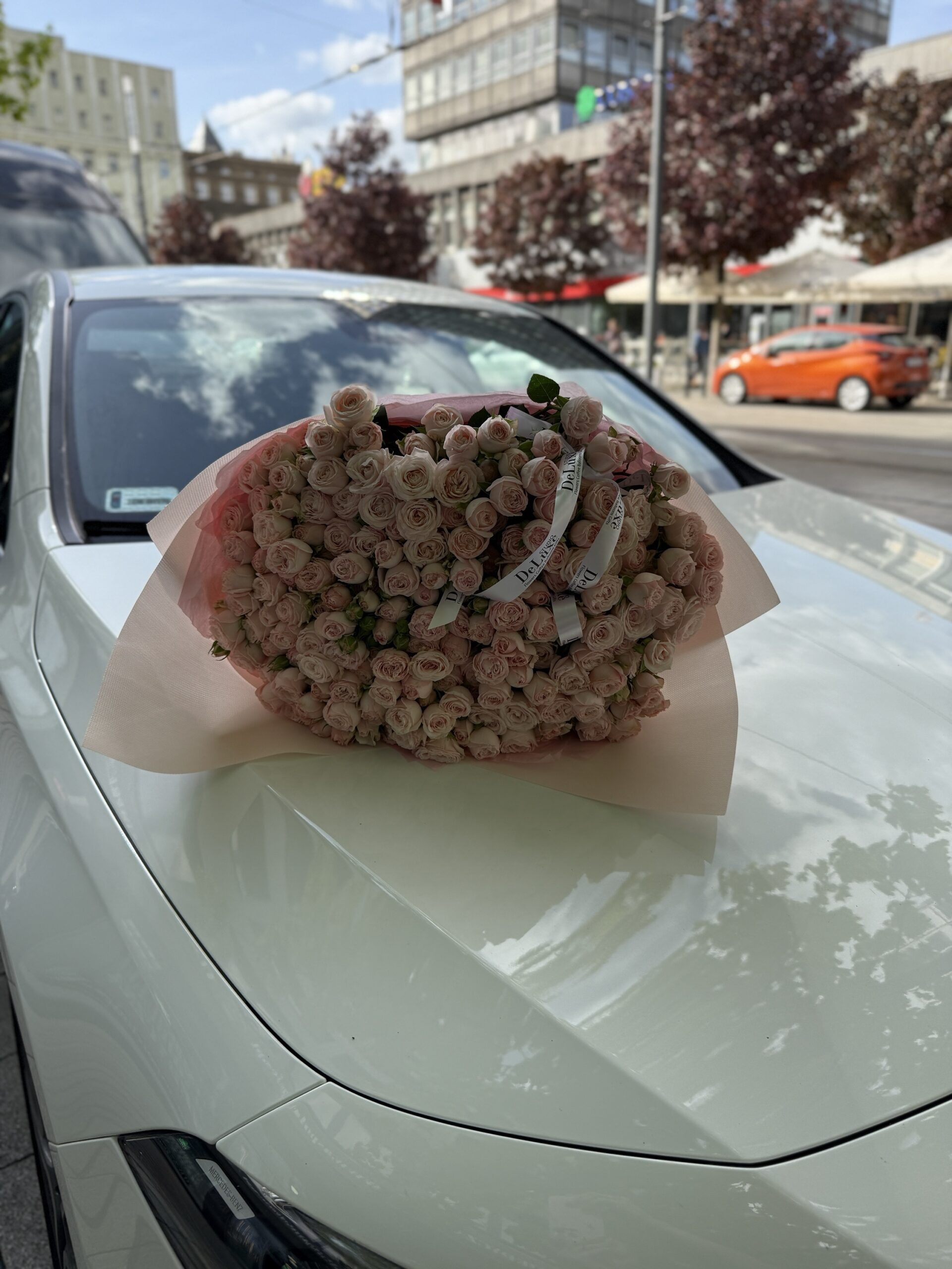 img_8394 Bukiet z gałązkowymi różami Studio Deluxe Poznań