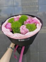 Bukiet z piwonii i goździków kiwi - obrazek 2