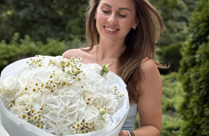 bukiet z hortensji, tanacetuma i eustomy Studio Deluxe Poznań