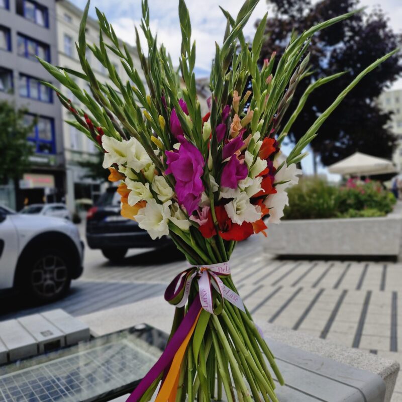bukiet z gladioli Studio Deluxe Poznań