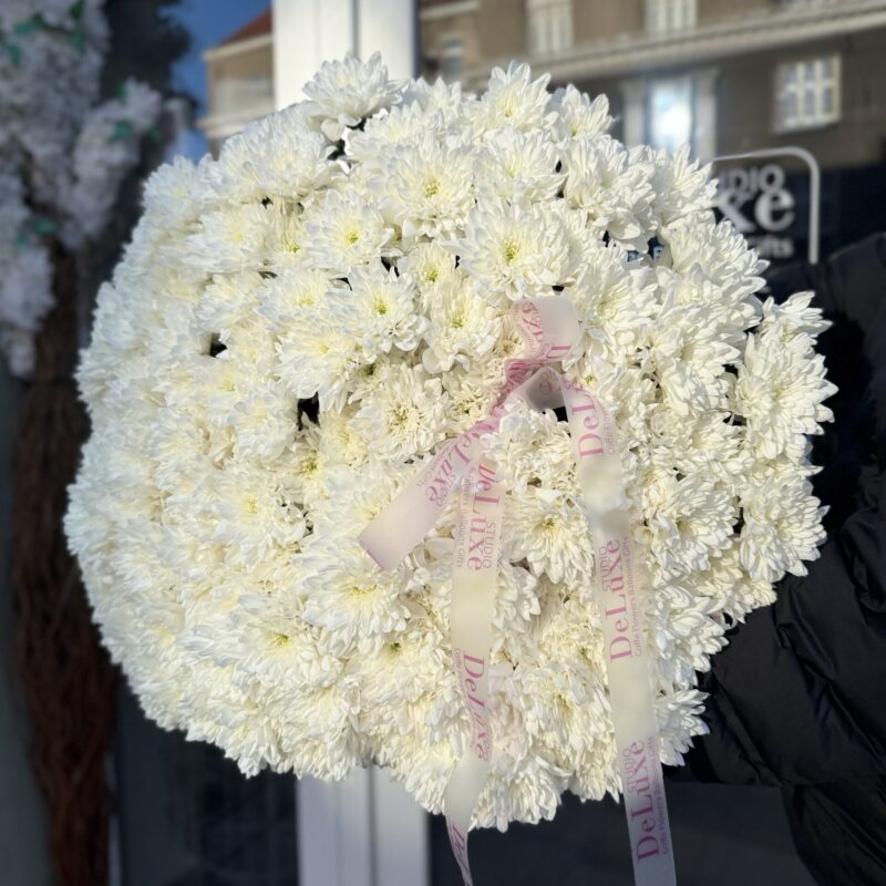 bukiet z białej gałązkowej chryzantemy Studio Deluxe Poznań