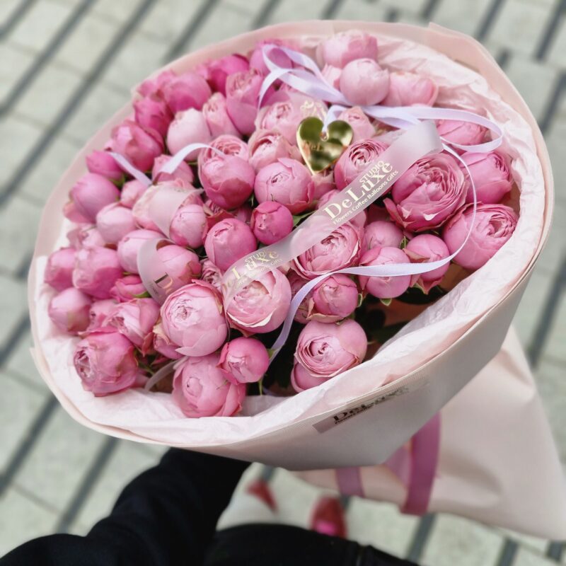 bukiet gałązkowych róż Silva Pink Studio Deluxe Poznań