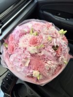 Bukiet z hortensji, goździków, chryzantem, róż i ozotamnusa Studio Deluxe Poznań