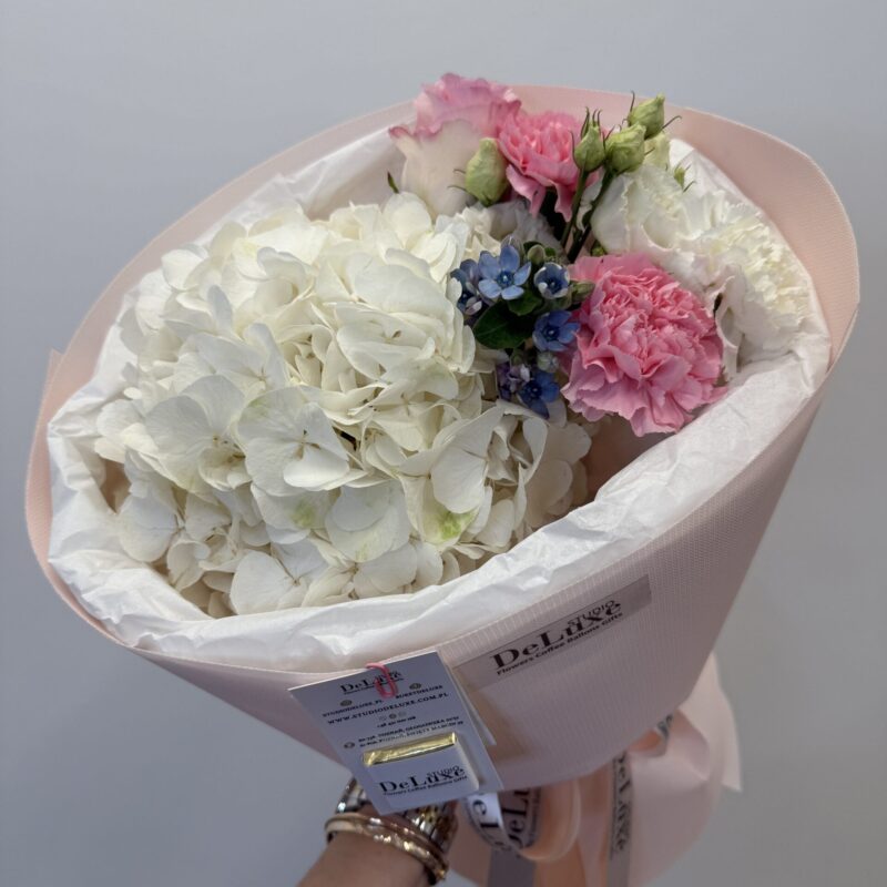 bukiet z hortensji goździków oksypetalum eustom i róż Deluxe
