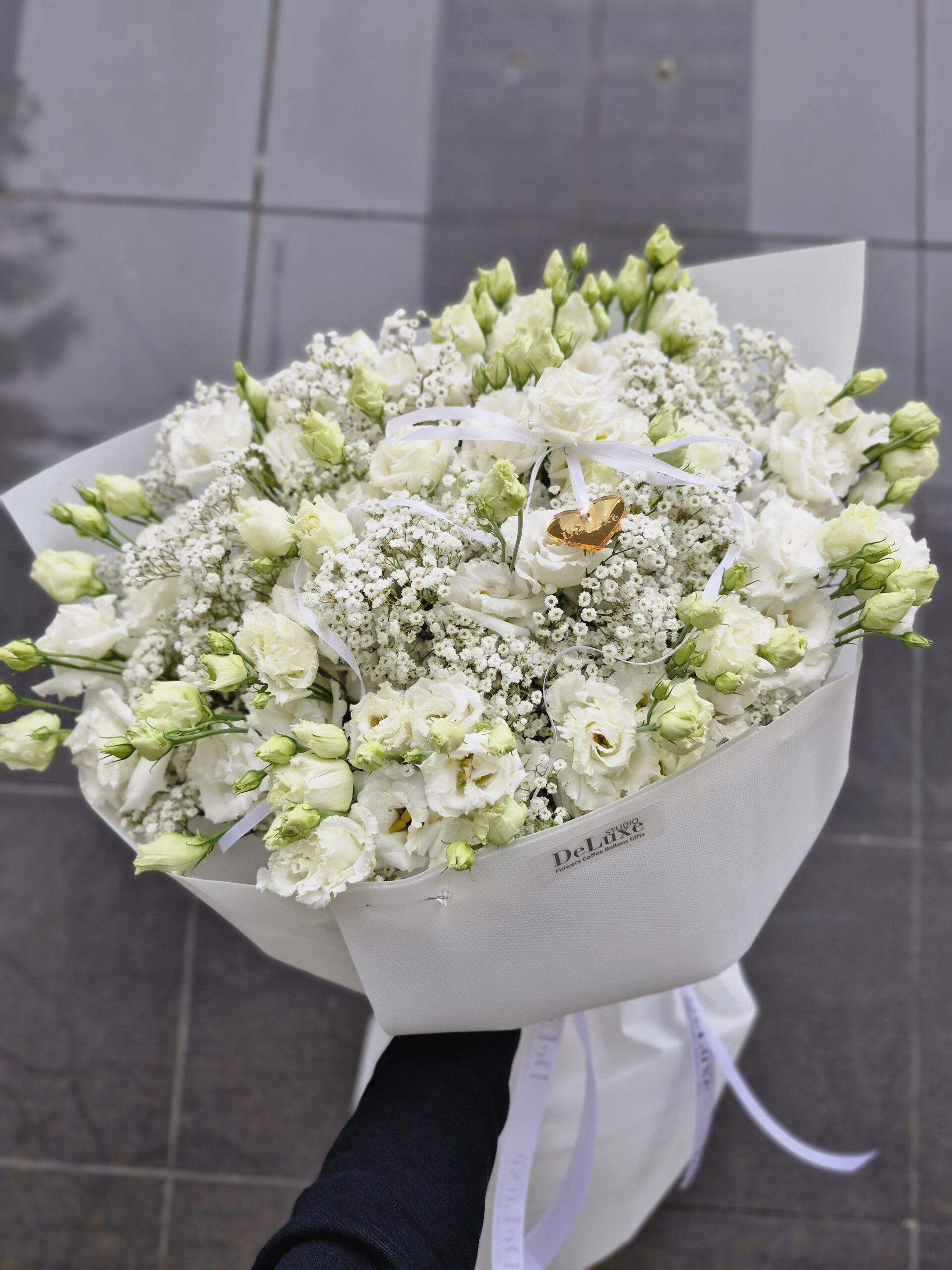 IMG_9100 bukiet z gipsówki i eustomy