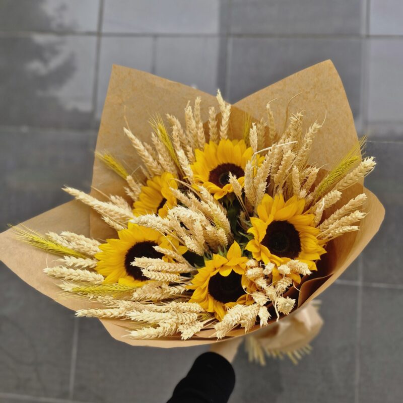 bukiet ze słonecznika i zboża