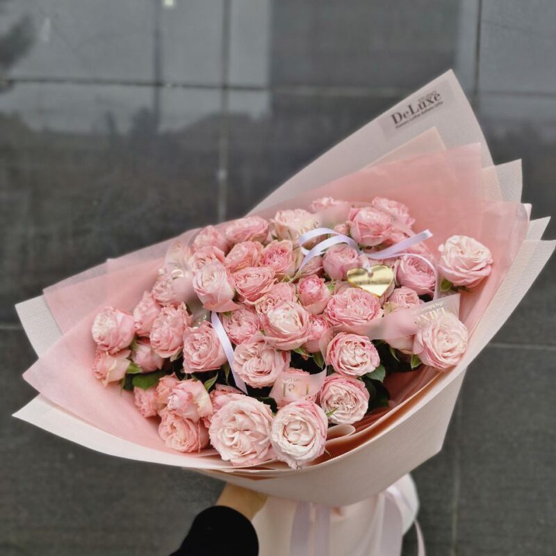 Bukiet z różowych róż gałązkowych | Studio Deluxe Poznań