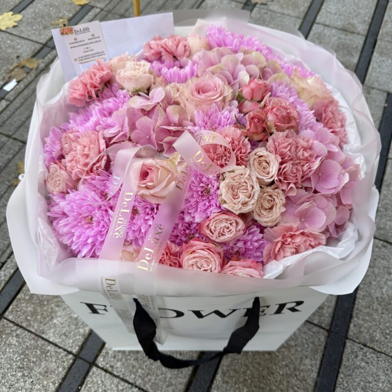 bukiet z hortensji i eustomy w pastelowych kolorach