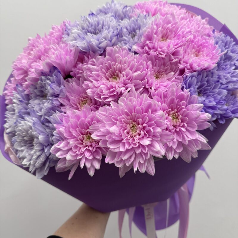 bukiet z różowych chryzantem Studio Deluxe Poznań