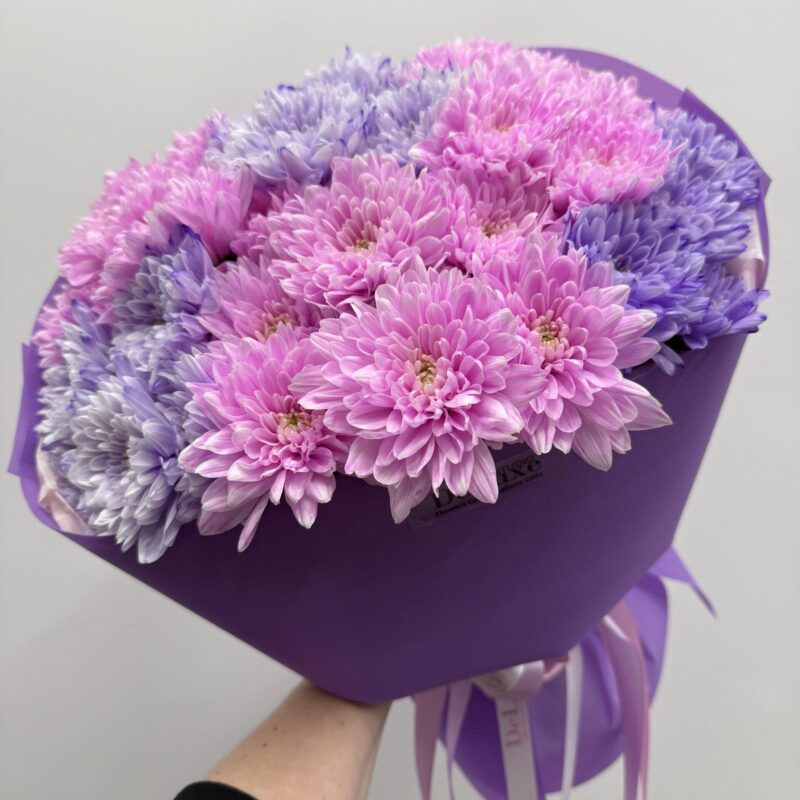 bukiet z różowych chryzantem Studio Deluxe Poznań