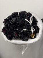 bukiet z czarnych róż 21 szt prezent na Halloween Studio Deluxe Poznań