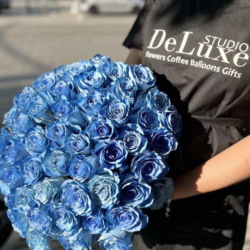 bukiet niebieskich róż 25 szt Studio Deluxe Poznań