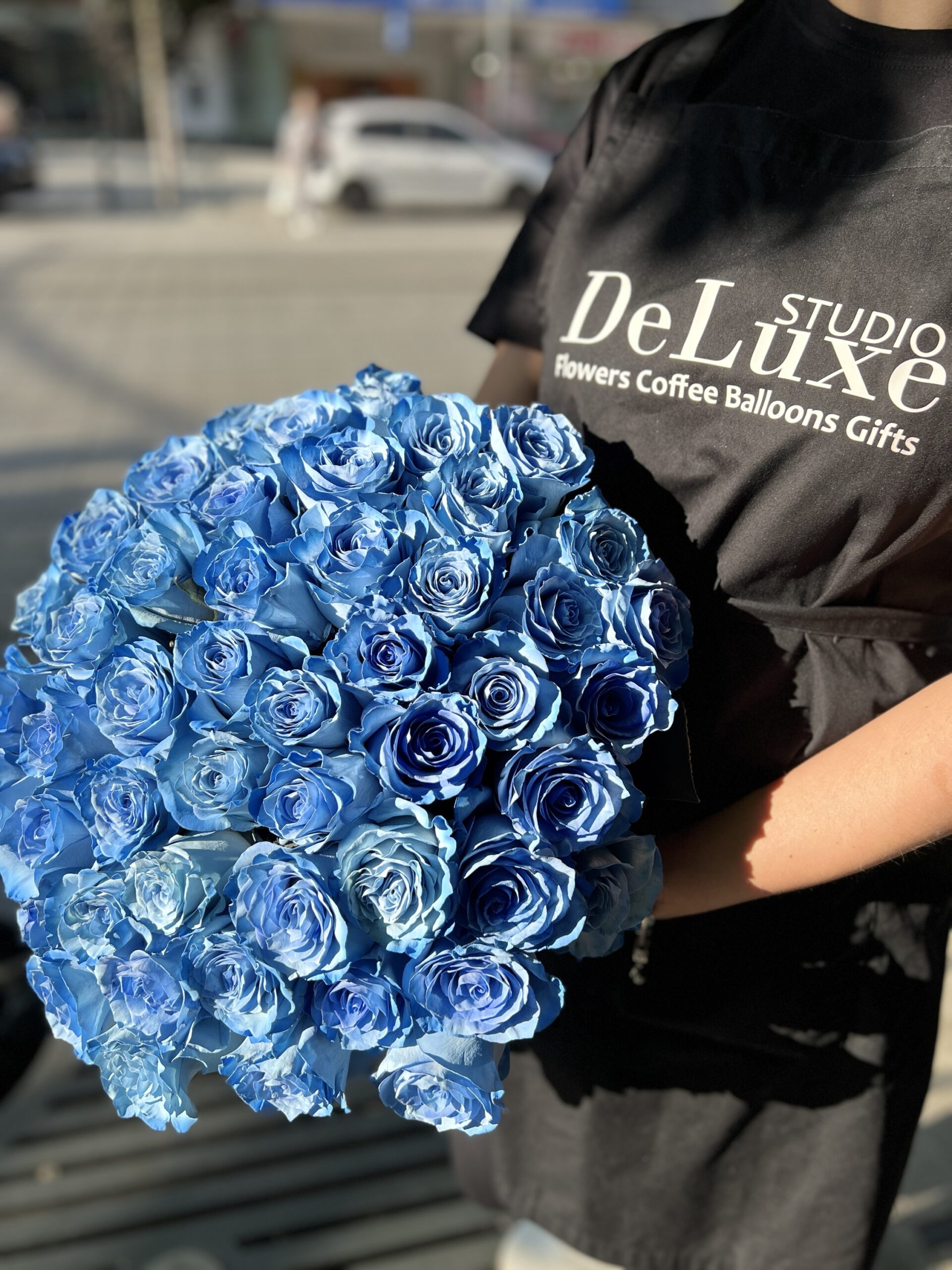 img_1060 bukiet niebieskich róż 25 szt Studio Deluxe Poznań
