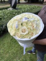 bukiet białych róż Mondial 25 szt Studio Deluxe Poznań