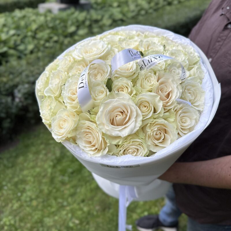 bukiet białych róż Mondial 25 szt Studio Deluxe Poznań