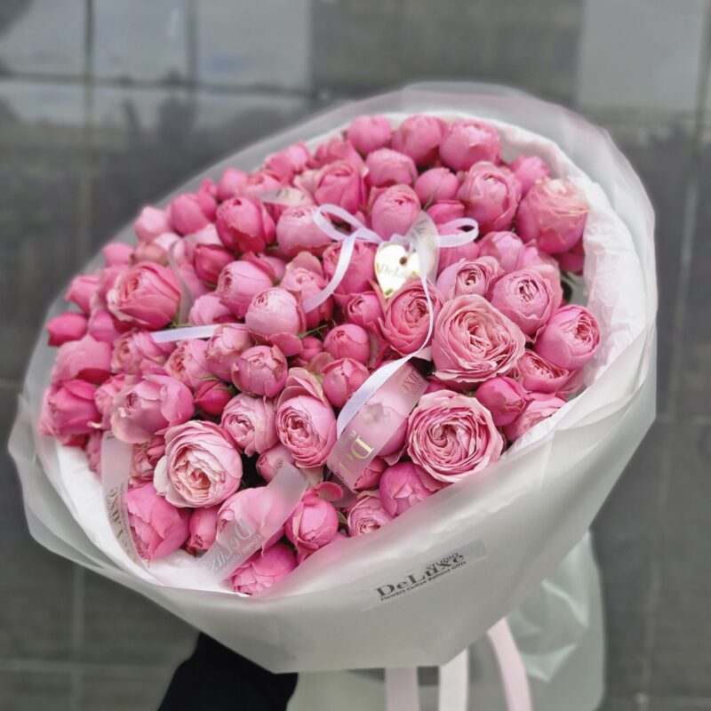 bukiet gałązkowych róż Silva Pink Studio Deluxe Poznań