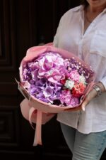 Bukiet z hortensji,goździków, eustomy, gipsówki - obrazek 3