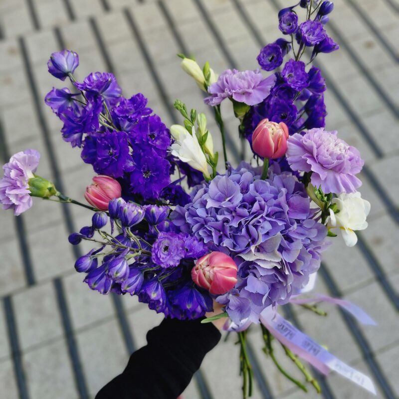 Subskrypcja na Kompozycję kwiatową – bukiety florysty Studio Deluxe w Poznaniu.