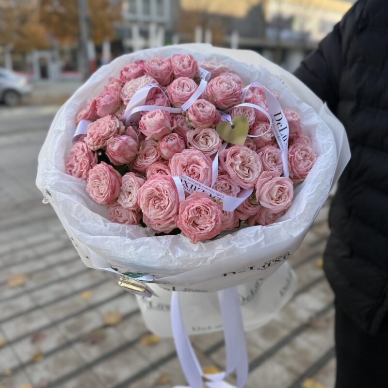 bukiet z róż gałązkowych Studio Deluxe Poznań