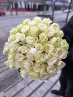 Bukiet z 41 białych róż Mondial Studio Deluxe Poznań