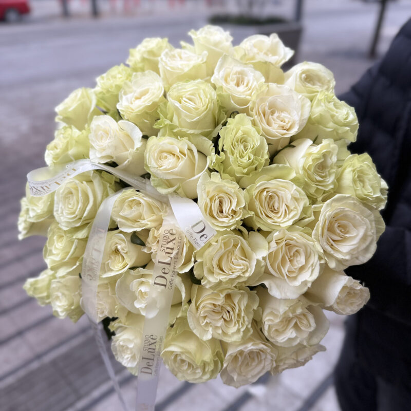 Bukiet z 41 białych róż Mondial Studio Deluxe Poznań