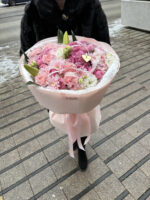 Bukiet różowy z chryzantem, goździków i róż | Studio Deluxe