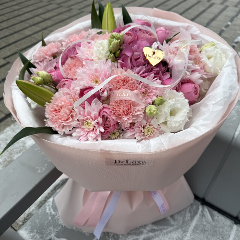 Bukiet różowy z chryzantem, goździków i róż | Studio Deluxe