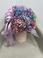 Flowerbox z kolorową gipsówką | Studio Deluxe Poznań