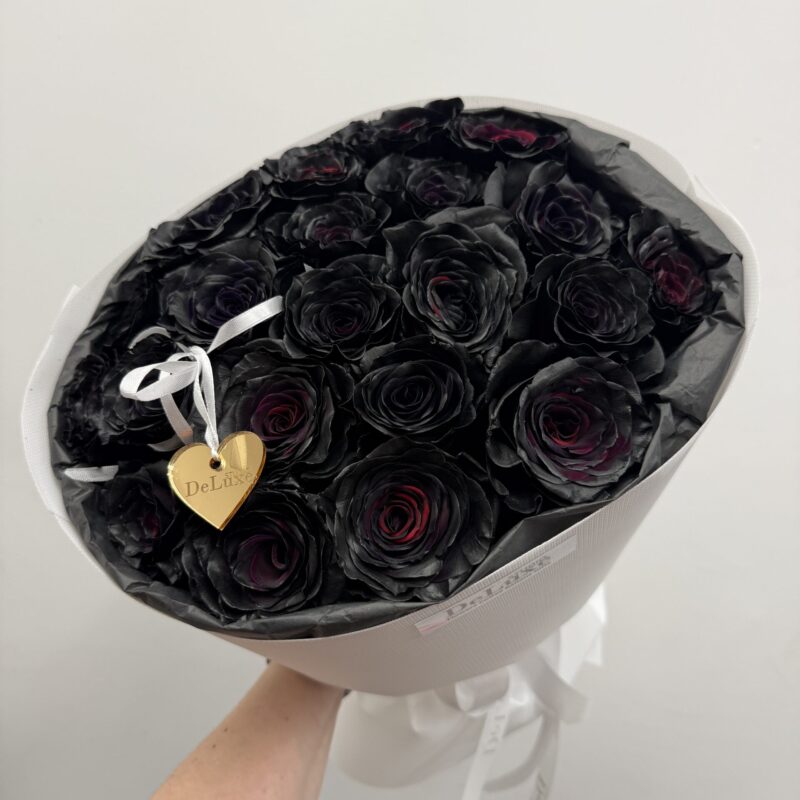 bukiet z czarnych róż 25 szt Studio Deluxe Poznań