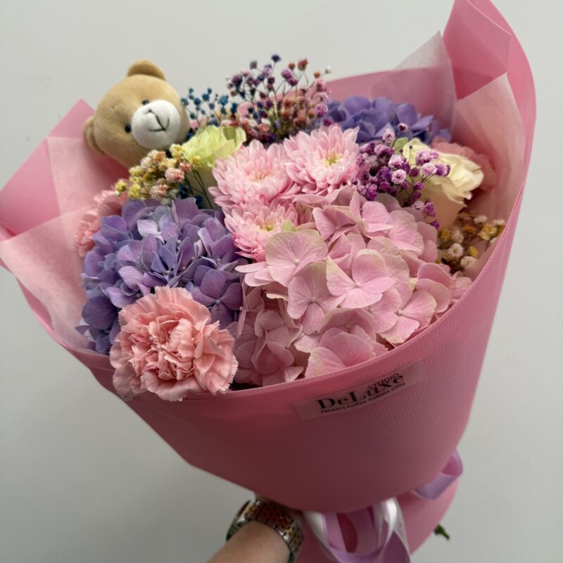 Bukiet z hortensji, goździków, chryzantem i gipsówki| Poznań