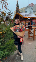 Zimowy bukiet z jodłą, bawełną i czerwonymi dodatkami Studio Deluxe