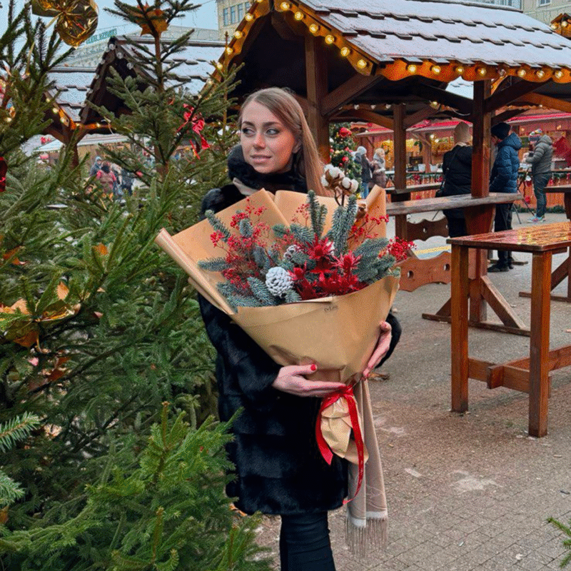 Zimowy bukiet z jodłą, bawełną i czerwonymi dodatkami Studio Deluxe