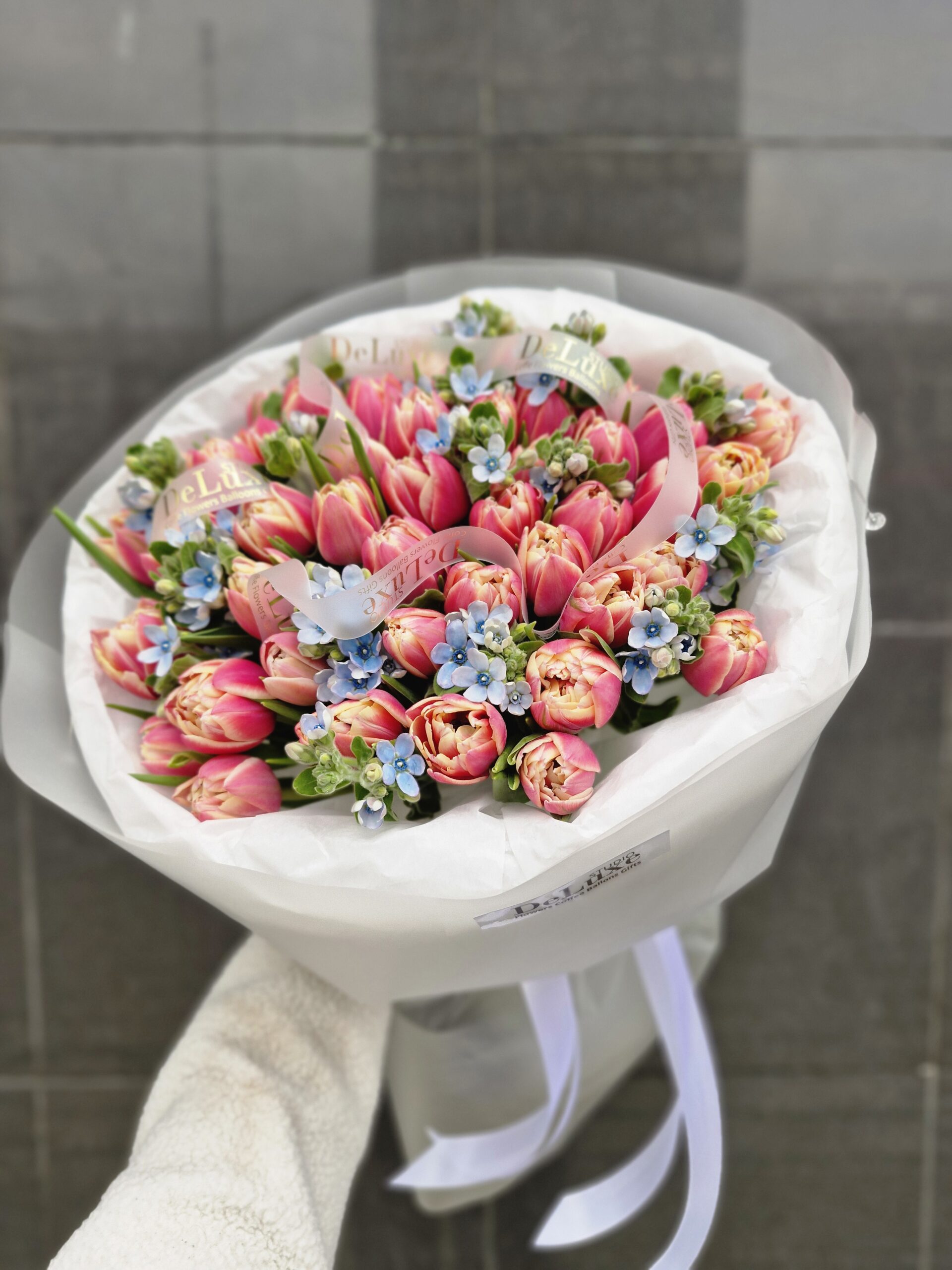 IMG_2323 Bukiet tulipanów z niezapominajkami w pastelowych odcieniach, Studio Deluxe Poznan