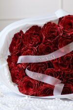 Bukiet czerwonych róż z brokatem – Studio Deluxe