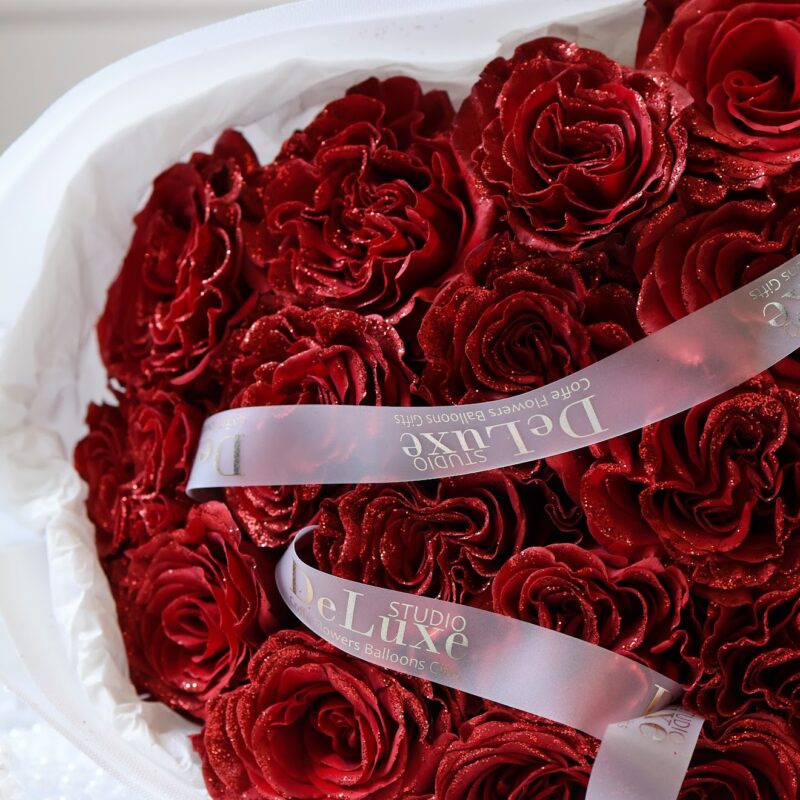 Bukiet czerwonych róż z brokatem – Studio Deluxe