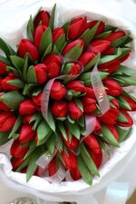 Tulipany czerwone 49 szt – Studio Deluxe