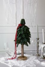 Choinka z żywego nobilisa na pniu – Studio Deluxe