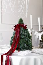 Choinka z żywego nobilisa z wstążką – Studio Deluxe