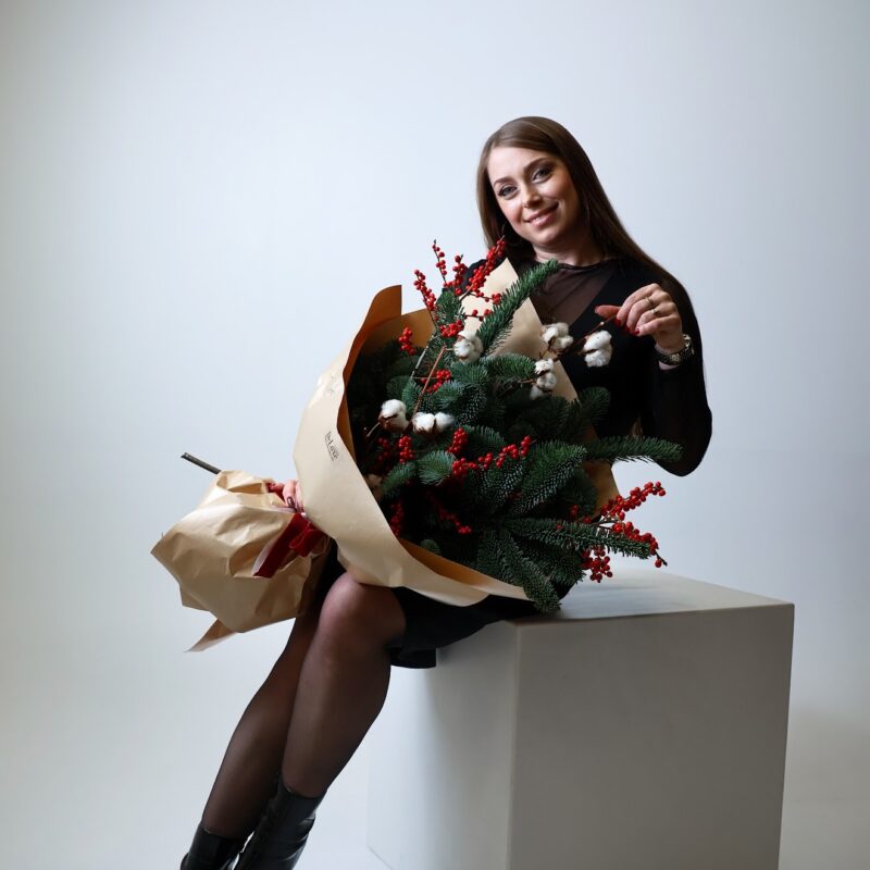 Zimowy bukiet z nobilisu i jagód | Studio Deluxe