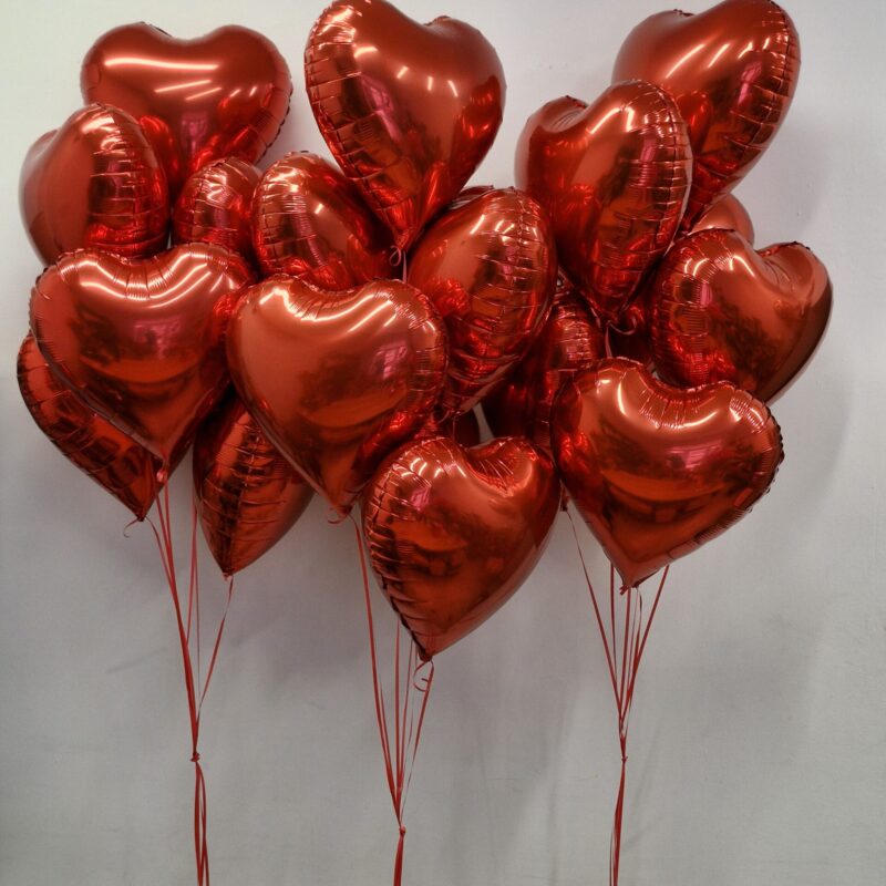 Trzy wiązki balonów – czerwone serca Poznan