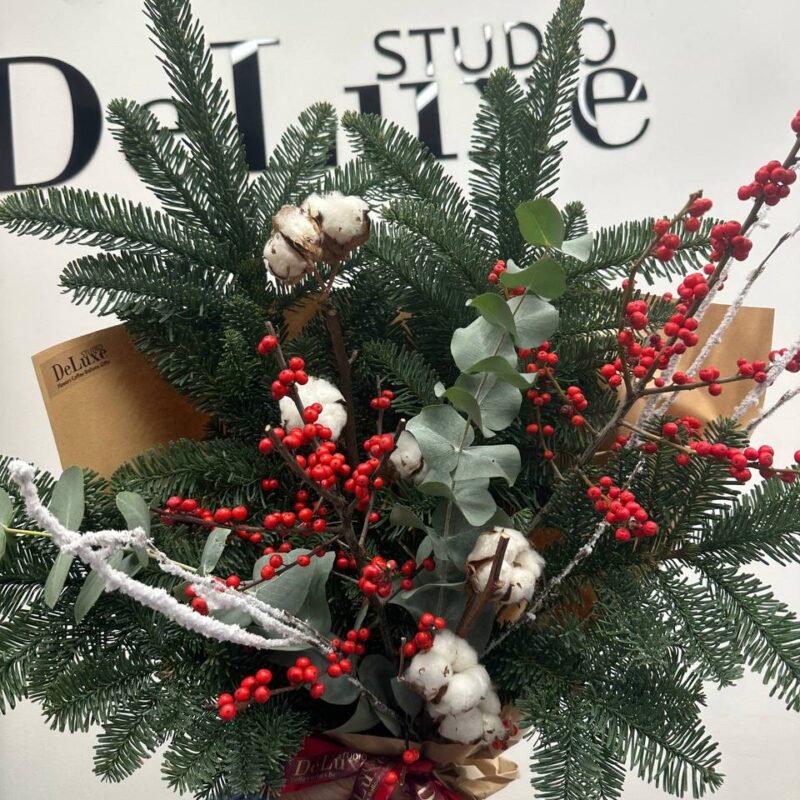 Stroik świąteczny ze świeżych gałązek choinkowych jodła nobilis Studio Deluxe