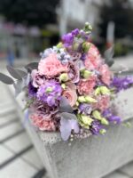 Bukiet ślubny pastelowy z róż, goździków i eustomy